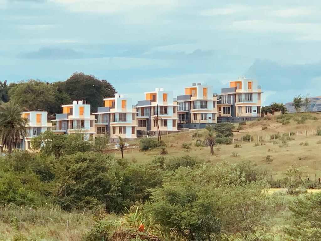 Royal Meadows Igatpuri 2Bhk Poolside Villa Exterior photo