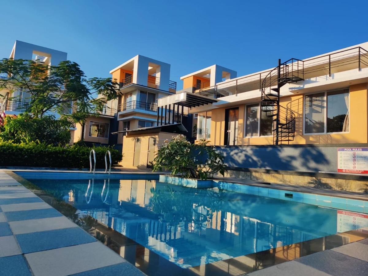 Royal Meadows Igatpuri 2Bhk Poolside Villa Exterior photo
